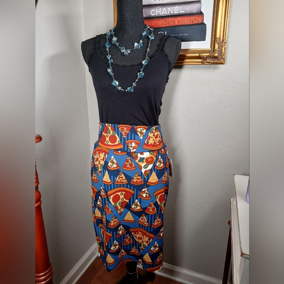 LuLaRoe Dresses & Skirts - NWT Lularoe Cassie Pencil Skirt